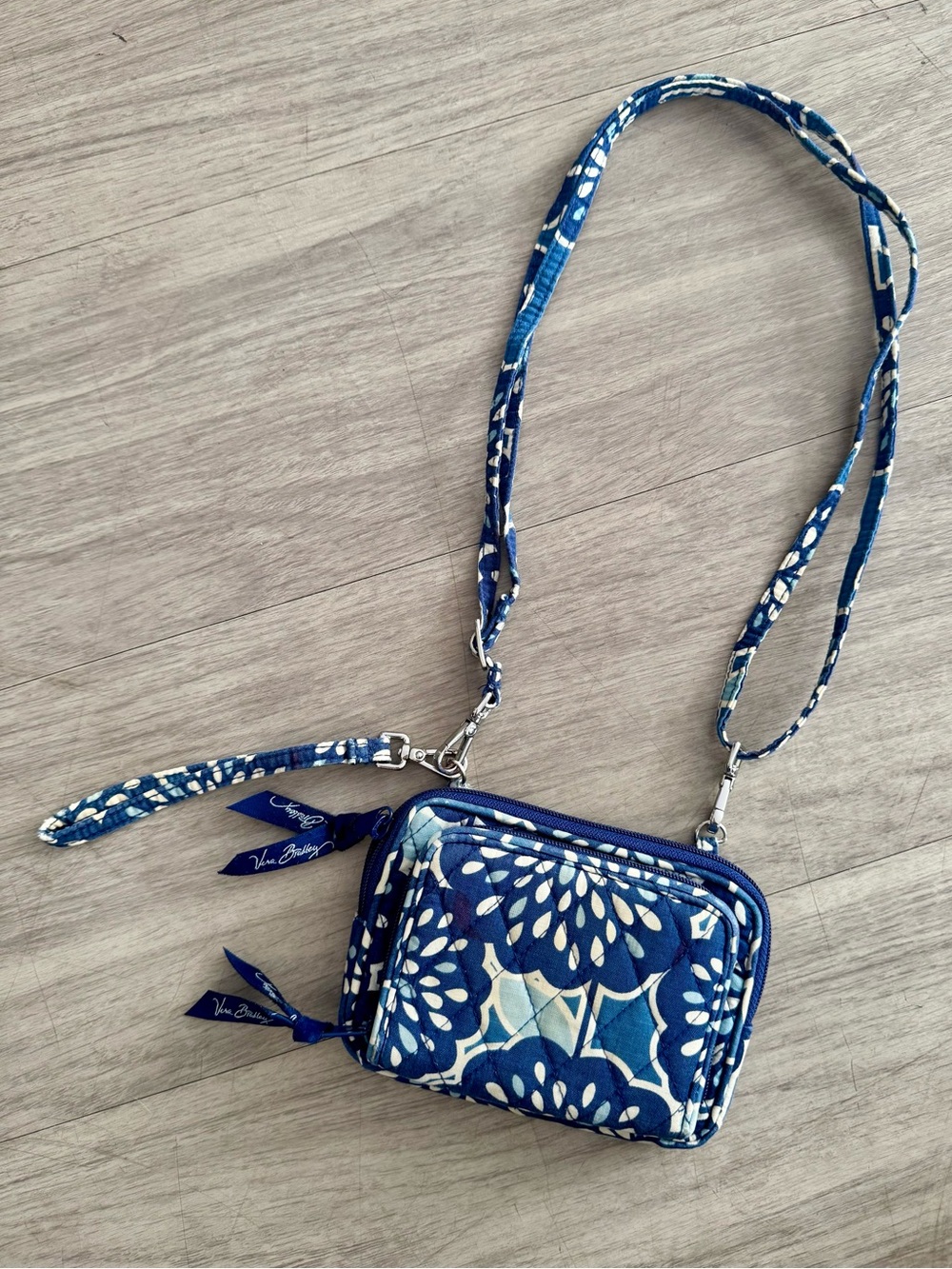 Vera Bradley Navy Blue Floral Quilted Wallet Crossbody Wristlet Bag Y2K Preppy